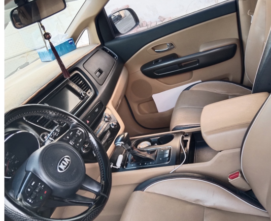 Classic City tourism inside view of luxury car h1 seater